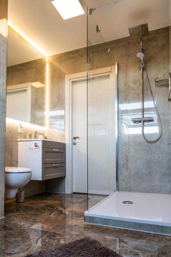 Deluxe Apartment Mit Tiefgarage In Naehe Messe-Bmw-Porsche-Dhl-Flughafen-Flugzeugwerk Der Deutsche Aircraft Лайпциг Екстериор снимка